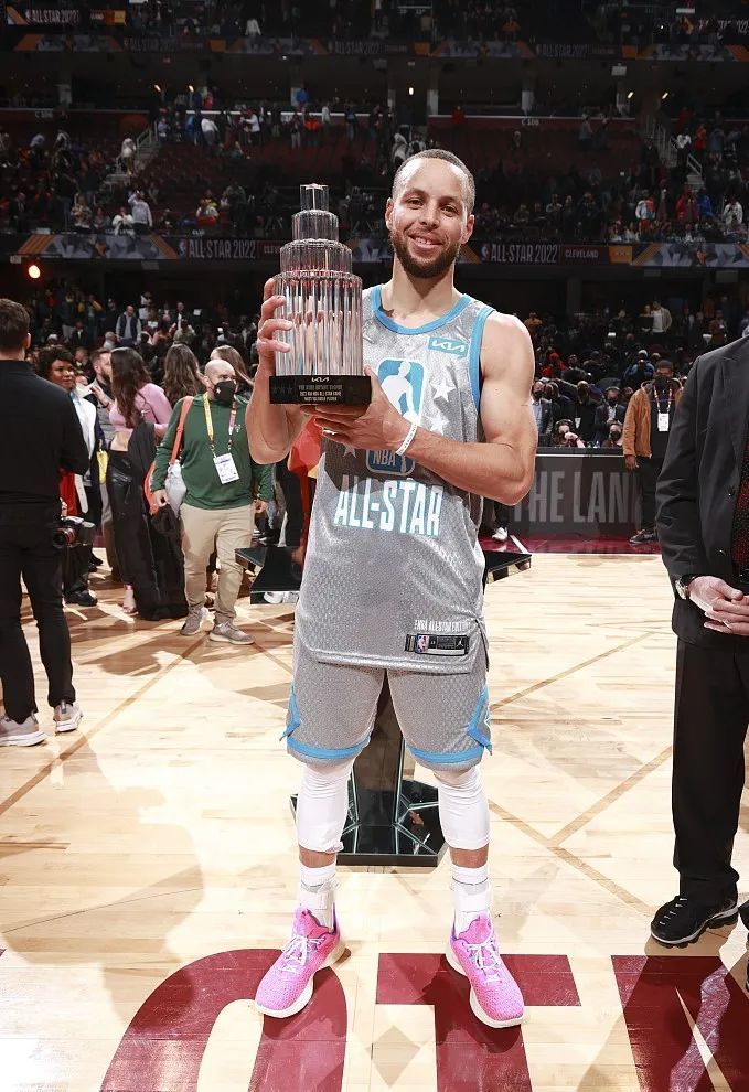 米利唐腿筋重伤或休战三个月，皇马后防再添危机