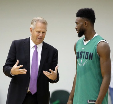 费城人队主帅汤姆森（Rob Thomson）获得 2025 年国联年度最佳教练提名