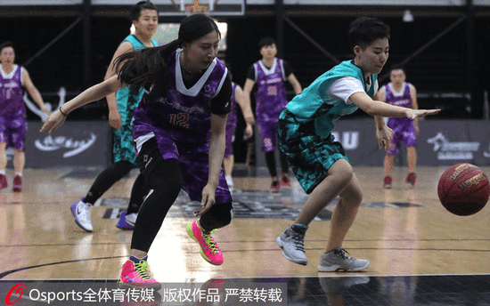网球——墨西哥公开赛：鲁内胜卡瓦列斯